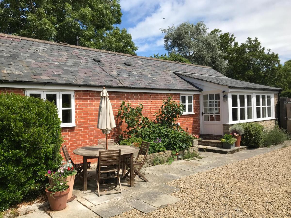 Norburton Hall Cottages ブリッドポート エクステリア 写真